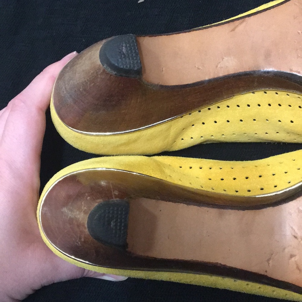 ❤️Vintage Yellow Suede Heels - Picture 6 of 8